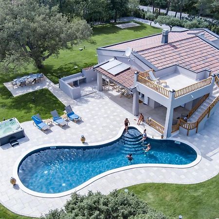 סאן תאודורו Villa Golden Root Real Estate מראה חיצוני תמונה