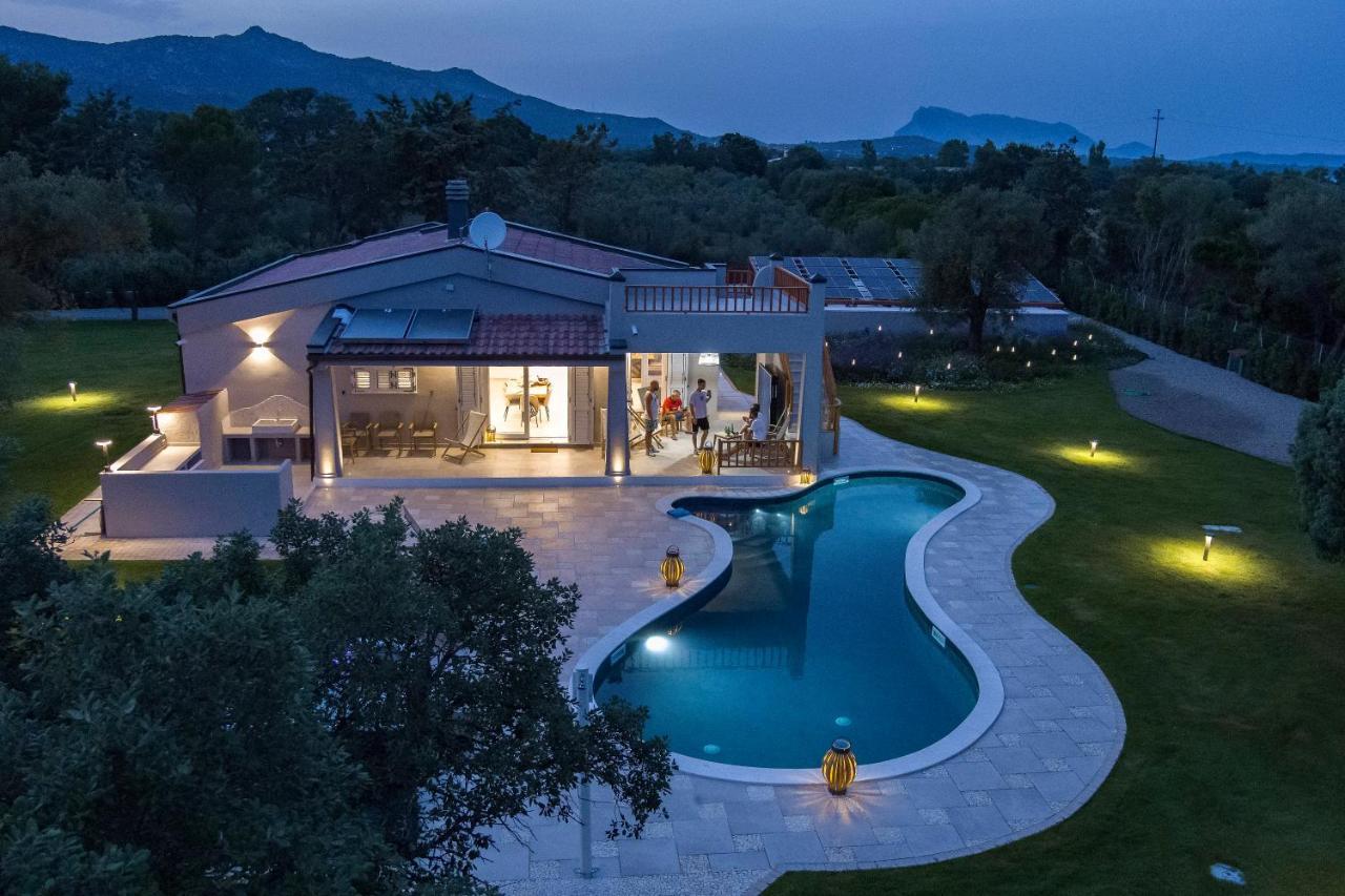 סאן תאודורו Villa Golden Root Real Estate מראה חיצוני תמונה